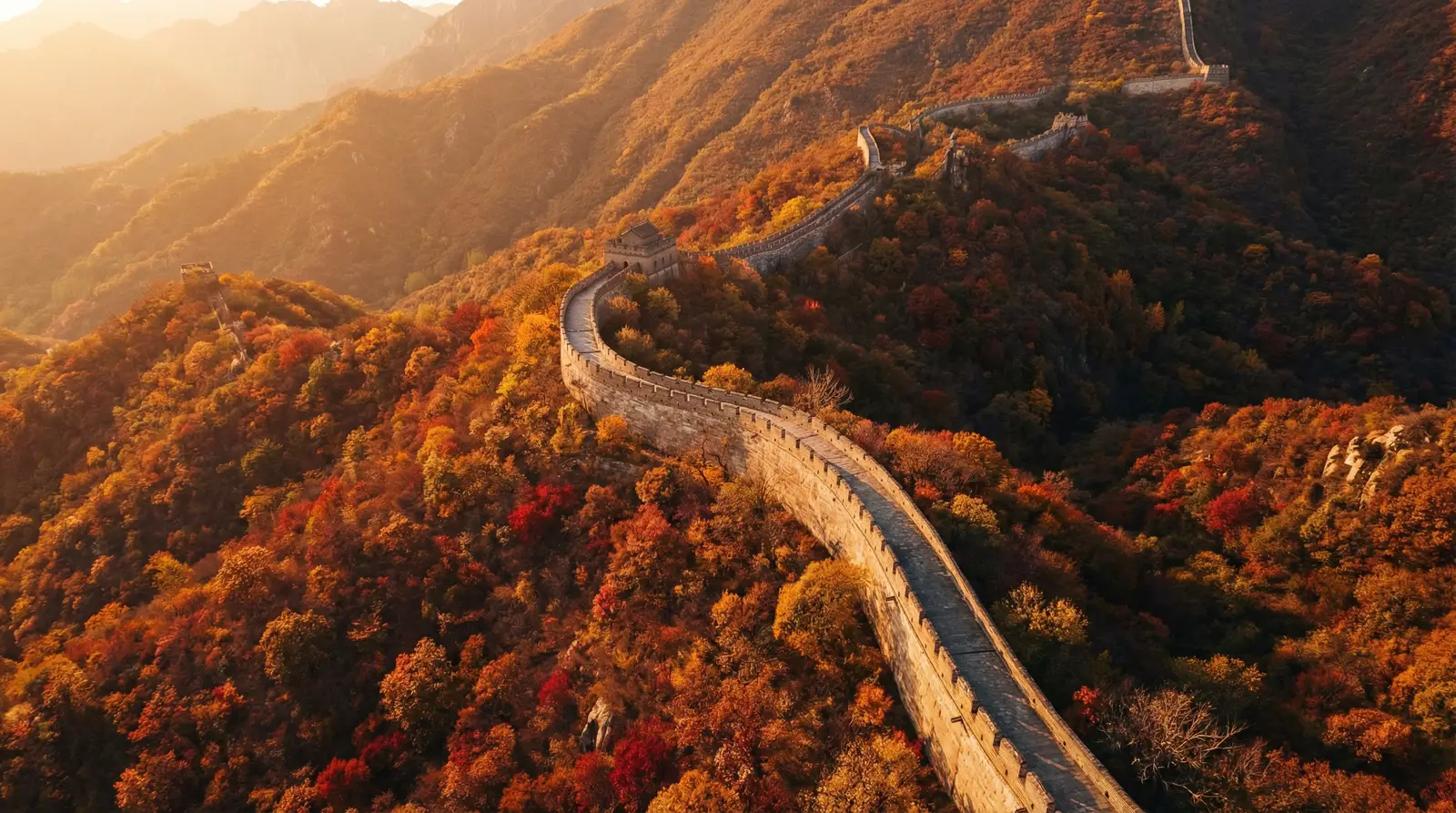 八佰电影免费版在线观看 秋日长城航拍全景